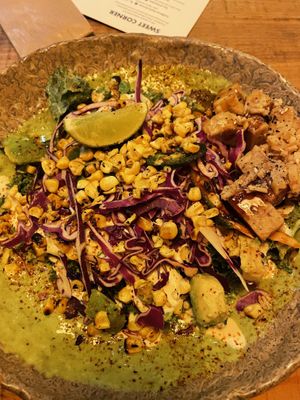 Latin lover + extra Tempeh   at Honest Greens in Porto