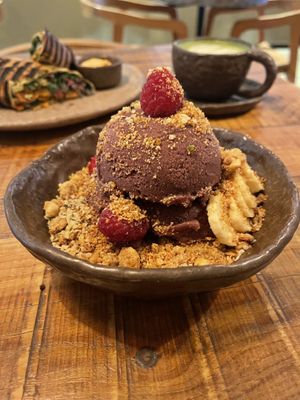 Açai bowl  at Honest Greens in Porto