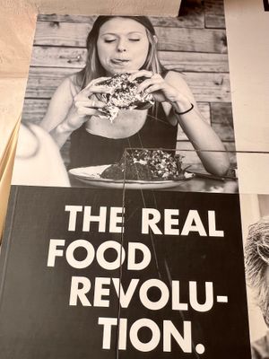 Sign  at Honest Greens in Porto