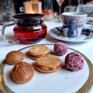 Tea and cookies at Restaurant Patrick Devos in Bruges