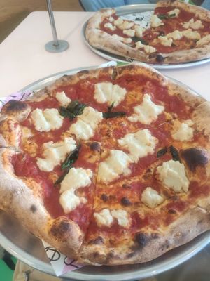 Pizza Margherita at Pitfire Pizza in North Hollywood