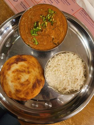 rice, lentil dal and naan at Hot Chili in Krakow