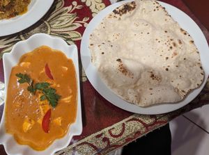 Chapati & Paneer Makhani (vegetarian) at India in Arequipa