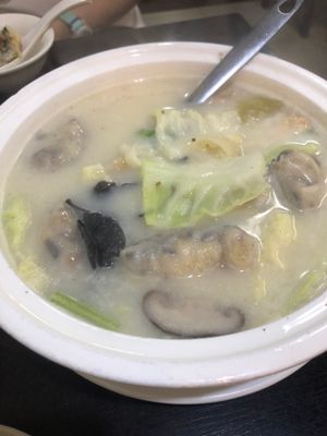 Pepper dumpling soup at Ying Vegetarian in Kowloon