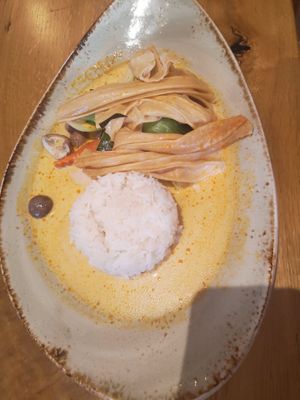 Nr. 31 Tofurollen in Kokos Curry mit Gemüse at Mama Thanh in Karlsruhe