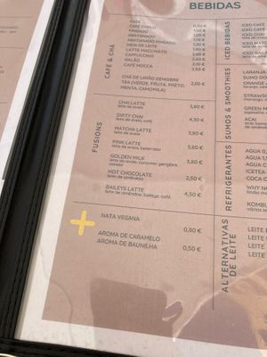  at Surfin Coffee & Bowls in Costa Da Caparica