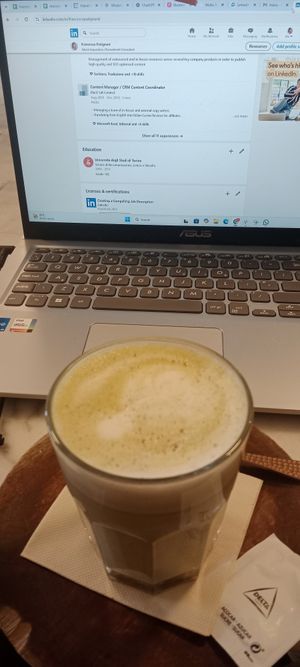  at Surfin Coffee & Bowls in Costa Da Caparica