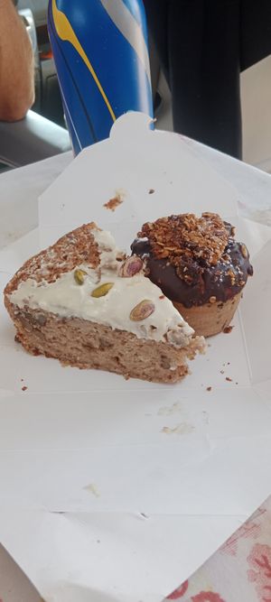  at Surfin Coffee & Bowls in Costa Da Caparica