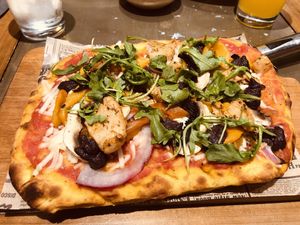 Nuvoletta de pizza "Jardín Vegano”  at Bresca in Almeria