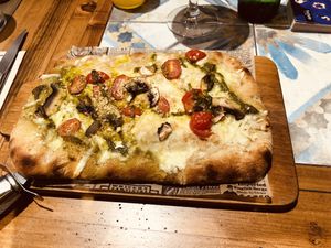 Nuvoletta de pizza "Genovesa”  at Bresca in Almeria