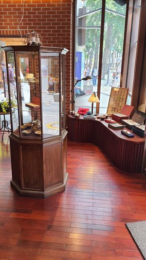 interior of store at Guemokdang - Insadong 금옥당 in Seoul
