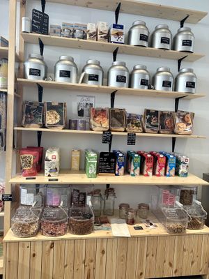 Loose tea’s and milks  at Nieuwe Vaart in Antwerpen