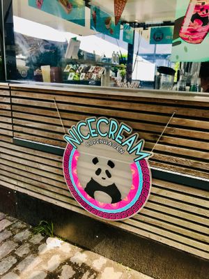 The logo on the stand. at Nicecream in Copenhagen