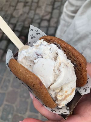 Cookie with peanutbutter nicecream  at Nicecream in Copenhagen