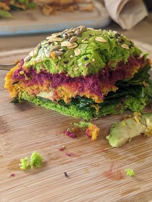 Veggie burger in spinach bagel 👌🏼 at Turquesa in Setubal