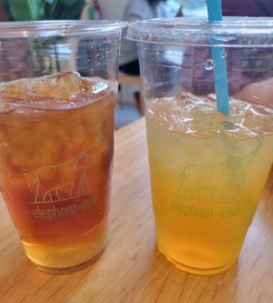 Teas at elephant+vine in Chicago