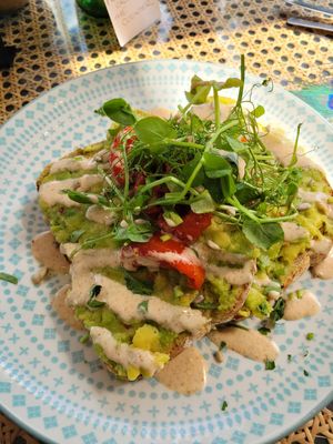 Avocado and sun-dried tomato sangam (no halloumi so vegan) at The Chakra Lounge in Bakewell