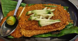 Sambal fish on hotplate at Fulin Xuan Vegetarian 福临轩 in Johor Bahru