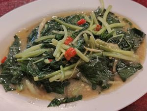 sweet potatoes leaves with 
fermented bean curd 腐乳番薯葉 at Fulin Xuan Vegetarian 福临轩 in Johor Bahru