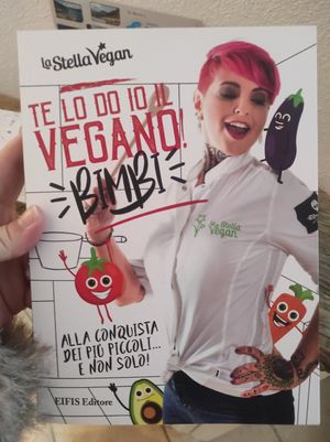 Books at Te lo do io il Vegano / La Stella Vegan in Lierna