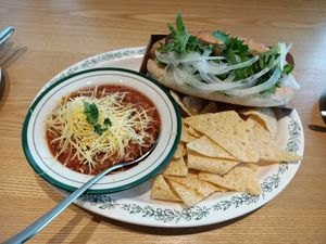 Chilli dog nachos at Five Seventh - 칠분의 오  in Jeju