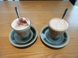 Vanilla latte & peanut butter latte at Five Seventh - 칠분의 오  in Jeju