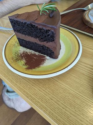 Double chocolate cake at Five Seventh - 칠분의 오  in Jeju