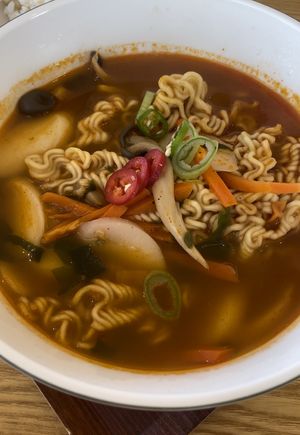 The ramen noodle was cooked perfectly.  at Five Seventh - 칠분의 오  in Jeju