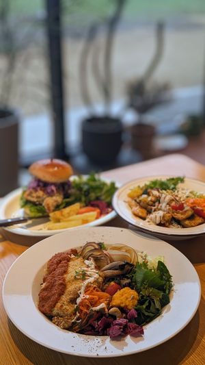 Vegan Tofu Katsu Salad Bowl, Dudumchick Rice Bowl, Dootum Burger at Five Seventh - 칠분의 오  in Jeju