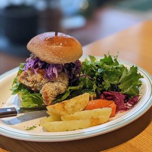 Vegan Dootum Burger at Five Seventh - 칠분의 오  in Jeju
