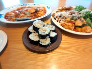 Kimbap at Five Seventh - 칠분의 오  in Jeju