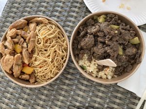 Thai Curry with vegan chicken and fried rice with vegan beef   at SOKDI - Plats Asiatiques Végétariens in Narbonne