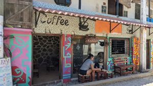 Store front at Hamsa Falafel in Sayulita