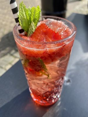 Homemade lemonade in strawberry mint  at Meneer Nilsson in Goes