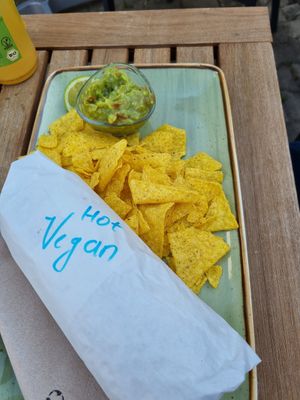 Hot Burritto in vegan mit Nachos. at ClimeX Burritos in Melsungen