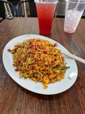 Mein Favorit,  gebratener Reis mit veganem Hühnchen at Pearl Kitchen 珍珠素厨 in Penang
