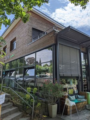 view from the street at Café Menthe in Frankfurt