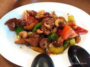 Sweet&Sour Monkey Head Mushroom at Vegetarian Villas 素雅轩 in West Singapore
