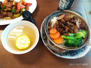 Hongkong Clay Pot Rice at Vegetarian Villas 素雅轩 in West Singapore