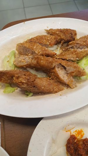炸五香, Fried ngoh hiang at Vegetarian Villas 素雅轩 in West Singapore