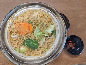 Claypot noodles at Vegetarian Villas 素雅轩 in West Singapore