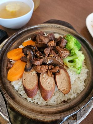 Claypot Rice ~ 18/6/24 at Vegetarian Villas 素雅轩 in West Singapore