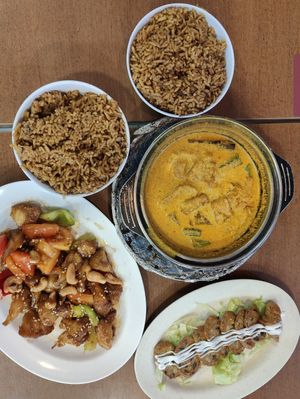 yam rice, monkey head mushroom, ngoi heong and clay pot curry vegetables  at Vegetarian Villas 素雅轩 in West Singapore