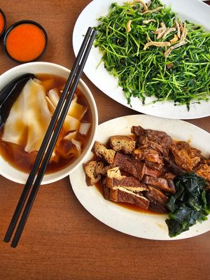 Kway Chup and Veggie. at Vegetarian Villas 素雅轩 in West Singapore