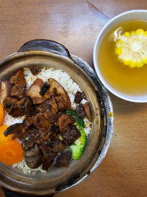 Claypot Rice. at Vegetarian Villas 素雅轩 in West Singapore