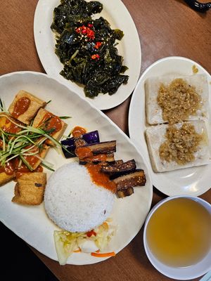 Kelp, Zhui Kueh & Sambal Tofu Rice. at Vegetarian Villas 素雅轩 in West Singapore