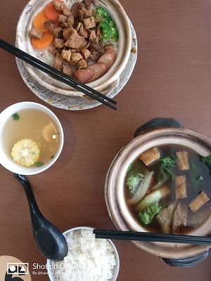 bak kut teh and HK clay pot rice at Vegetarian Villas 素雅轩 in West Singapore