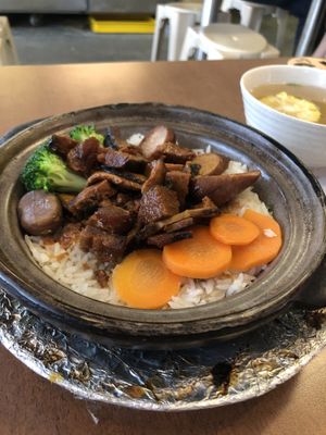 Hong Kong style claypot rice at Vegetarian Villas 素雅轩 in West Singapore