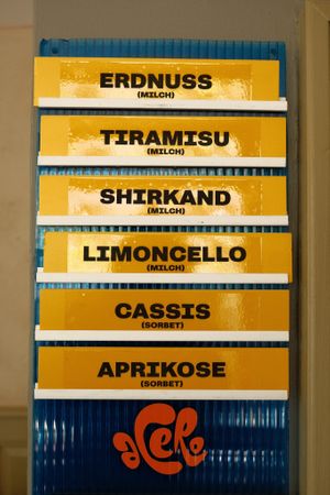 there's always vegan offer of 3 Sorbets and 2 creamy vegan icecream options (not in the picture) at Acero - Eiscafé und Bistro in Basel