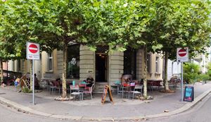 Outdoor seating at Acero - Eiscafé und Bistro in Basel
